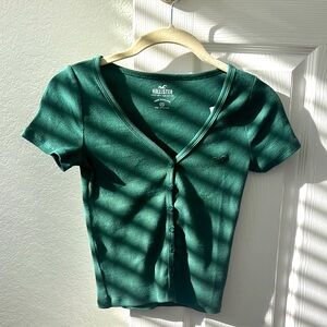 Hollister Women's Green Button-Up Top